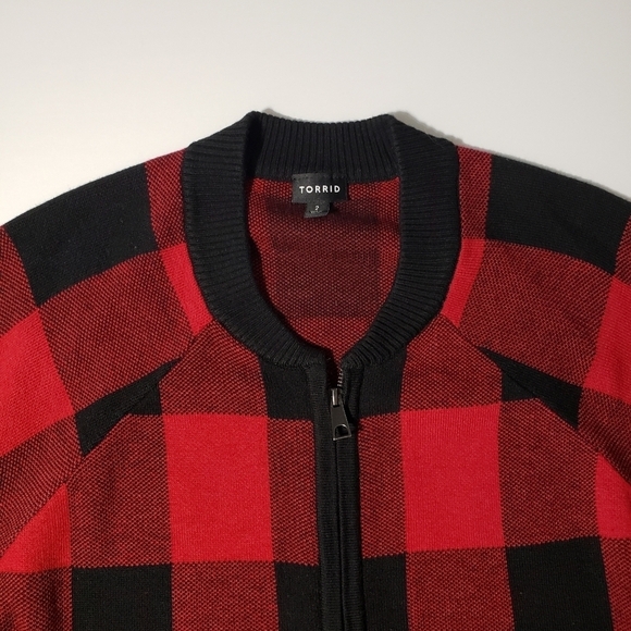 Torrid Buffalo Plaid Full Zip Cardigan Bomber Sweater Jacket Red Black Size 2 - Picture 3 of 6